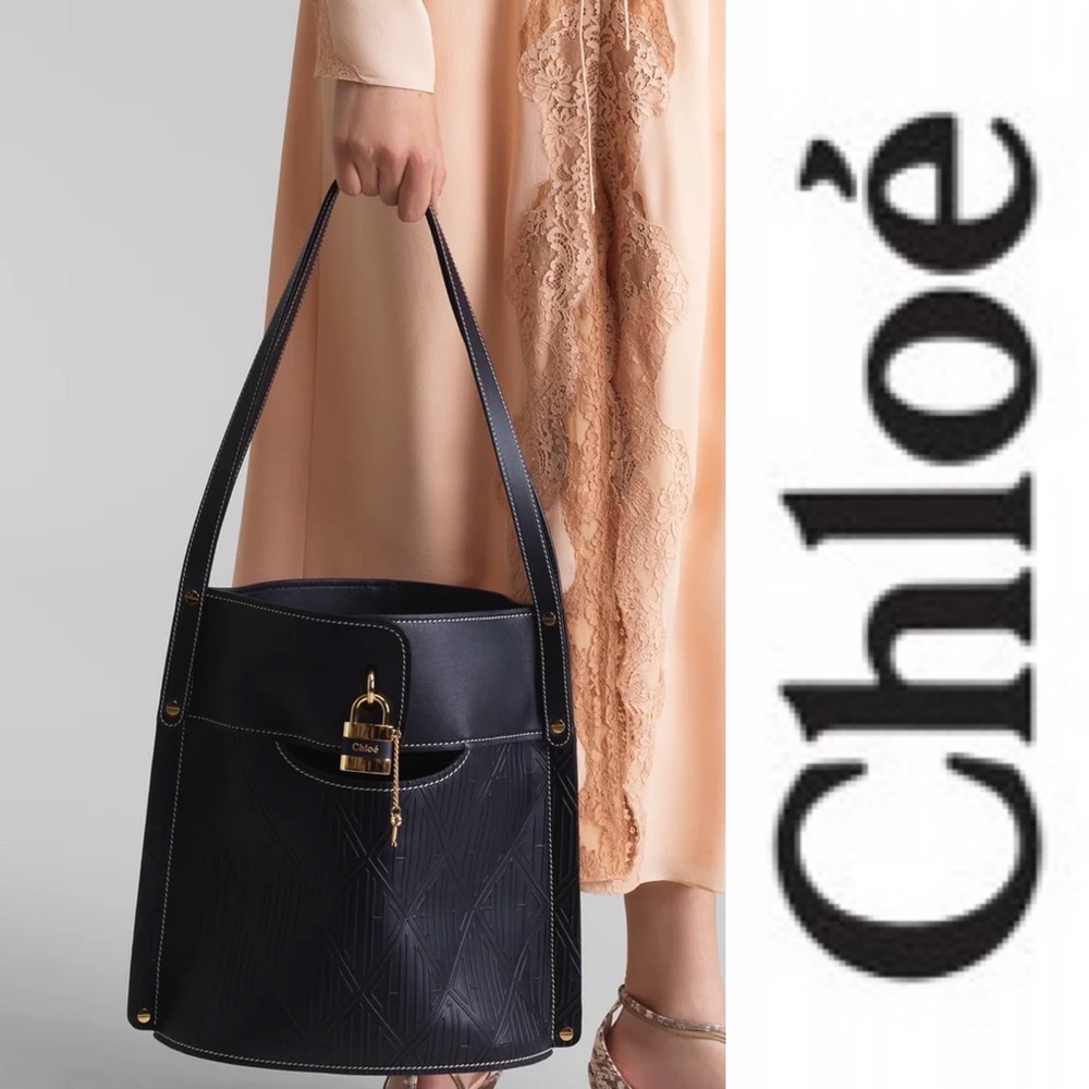 ❤️❤️ CHLOÉ Black 
Medium Calfskin Bucket Bag❤️❤️